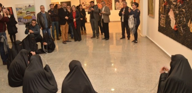 Diyarbakır'da çarşaflı kadınlara hakaret