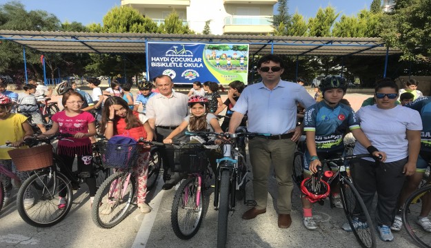 200 öğrenci bisikletle okula geldi   