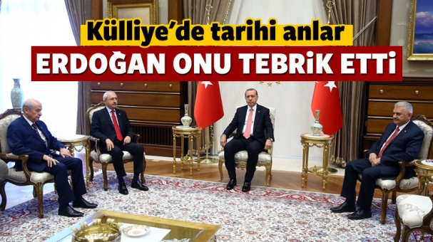Külliye'de Tarihi Anlar! Cumhurbaşkanı Erdoğan Onu Tebrik Etti.