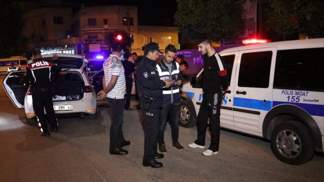 Adana'da denetimlerde aranan 30 kişi yakalandı