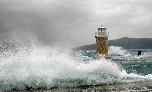 Akdeniz’de şiddetli fırtına uyarısı 