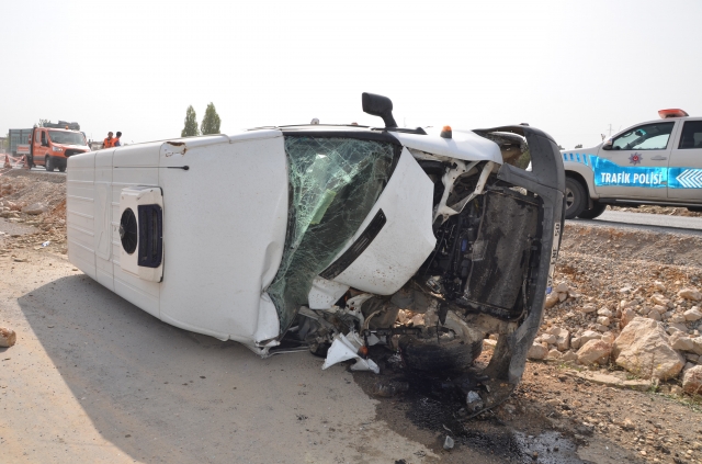 Akseki'de trafik kazası: 3 yaralı 