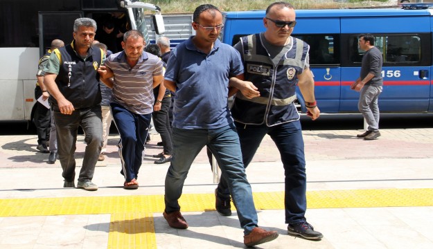 Alanya'daki fuhuş operasyonunda gözaltına alınan 14 şüpheli adliyede 