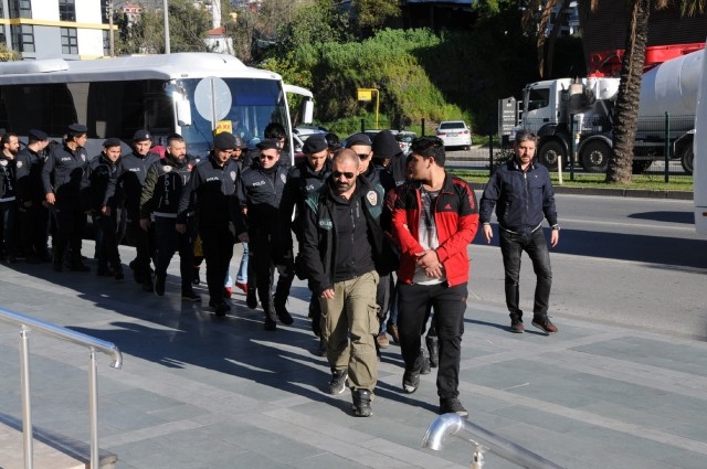 Alanya'daki "torbacı" operasyonuna 16 tutuklama 