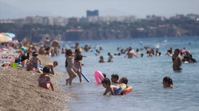 Antalya 6 ayda 5 milyon 591 bin 996 turist ağırladı 