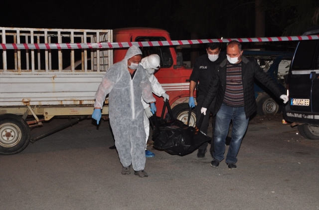 Antalya’da kamyonette bir kişi ölü bulundu