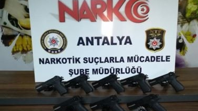 Antalya’da ruhsatsız silah operasyonu 