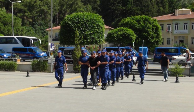 Antalya’da uyuşturucu operasyonu: 9 tutuklama