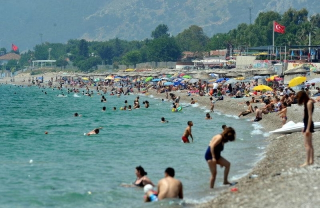 Antalya, nüfusunun iki katı turist ağırladı