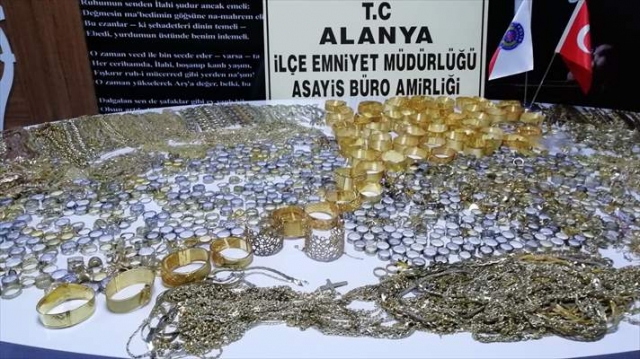 Antalya'da 20 kilo 318 gram sahte altın ele geçirildi