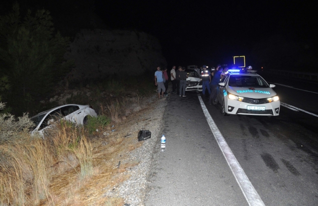  Antalya'da aynı yerde iki ayrı trafik kazası: 5 yaralı  