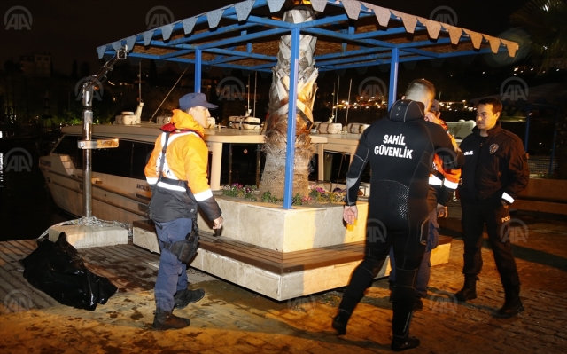 ​Antalya'da denizde kadın cesedi bulundu
