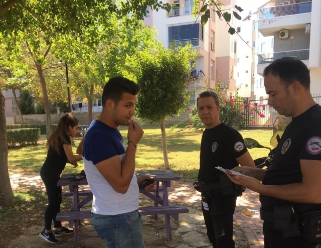 Antalya'da "Huzurlu Parklar ve Okul Önleri Uygulaması" 