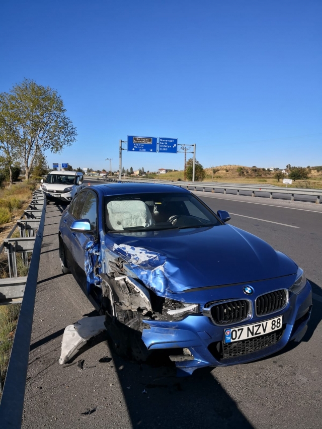 Antalya'da trafik kazası: 2 yaralı 