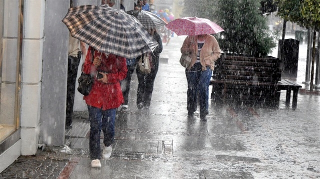 Antalya'nın batı ilçelerine kuvvetli yağış uyarısı   