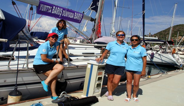 Bodrum’dan barış için yelken açan 4 kadın Alanya’da mola verdi 