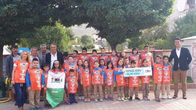 Bucak'ta ilkokul öğrencileri TEMA gönüllüsü oldu