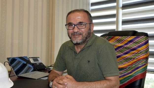 Burdur’da akademisyen maaşını bağışladı
