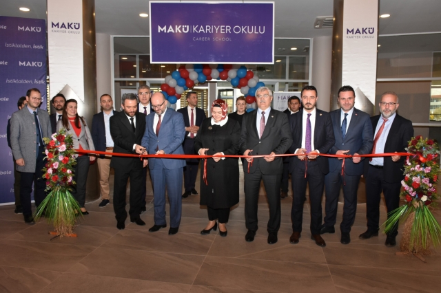  Burdur'da Kariyer Okulu ve Kariyer Koordinatörlüğü Ofislerinin açılışı gerçekleştirildi