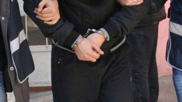 Burdur'da öldürdüğü babasını yaktığı iddia edilen kişi ve kayınbiraderi tutuklandı