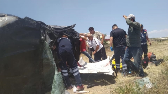 Burdur'da otomobil şarampole devrildi: 3 yaralı