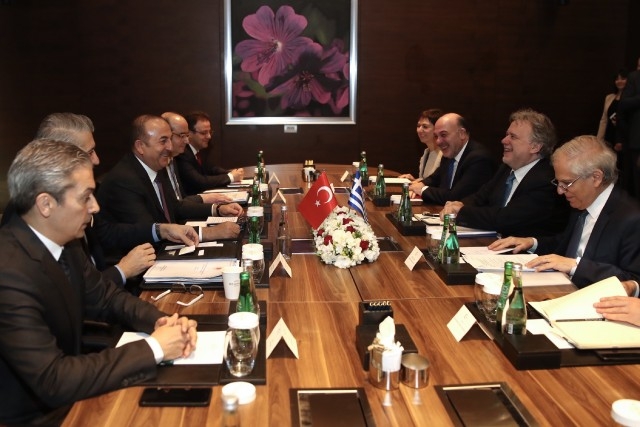 Çavuşoğlu, Yunanistan Dışişleri Bakanı Katrugalos ile görüştü
