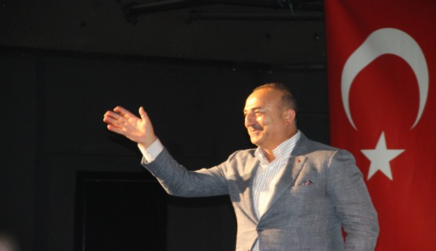 Dışişleri Bakanı Çavuşoğlu: "Türk milleti tehdide boyun eğmez"