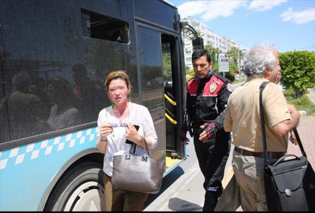 ​Halk otobüsünde "Türklüğe hakaret" tartışması karakola taşındı