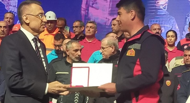 ISAK ekibi Devlet Üstün Fedakârlık Madalyası ve Nişanı ile ödüllendirildi
