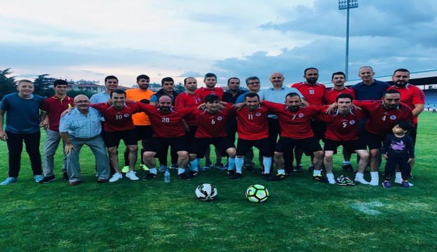 Isparta'da Kurumlar Arası Futbol Turnuvası’nda çeyrek finale doğru 