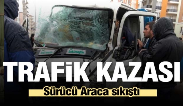  Isparta'da trafik kazası: sıkışan yaralı sürücüyü itfaiye kurtardı 