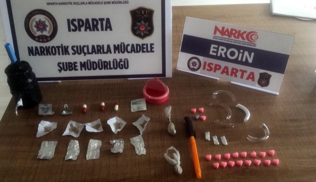 Isparta'daki uyuşturucu operasyonunda 2 kişi tutuklandı   
