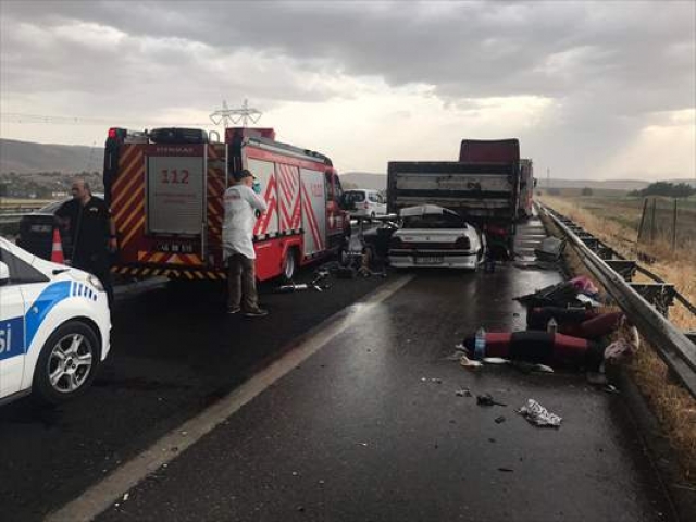Kahramanmaraş'ta trafik kazası: 1 ölü, 7 yaralı