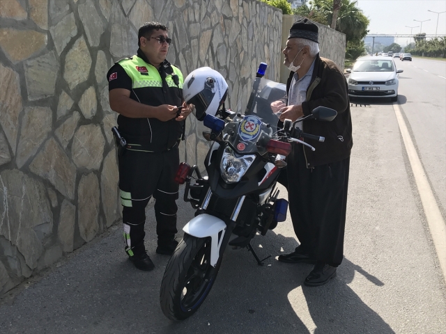 Kamyonetiyle trafiğe çıkan 84 yaşındaki kişiye Kovid-19 tedbirlerini ihlalden ceza