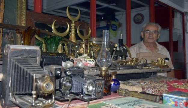 Koleksiyonerlerin gözdesi Burdur’daki pazar mezatı