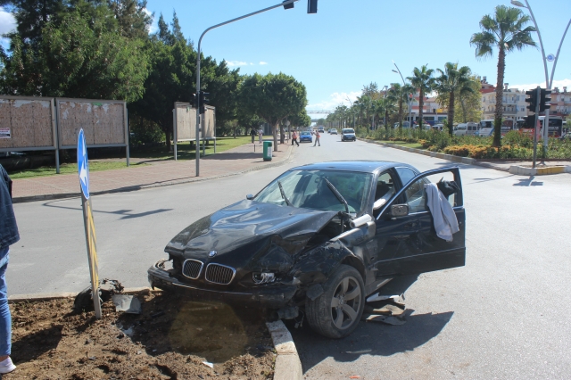 Manavgat'ta trafik kazası: 3 yaralı 
