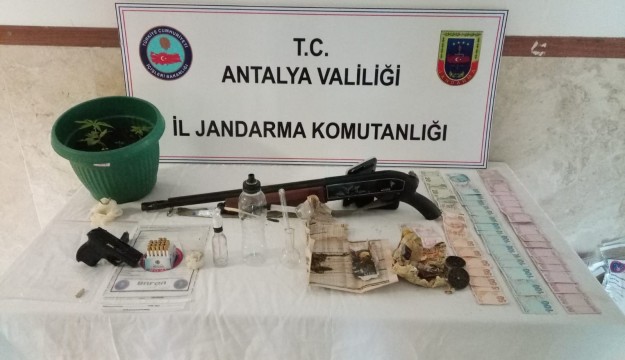 -Manavgat'ta uyuşturucu operasyonu: 4 tutuklama  
