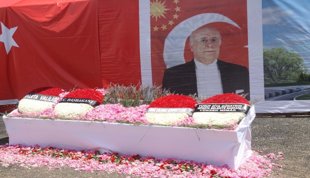 Merhum Cumhurbaşkanı Demirel mezarı başında törenle anıldı  