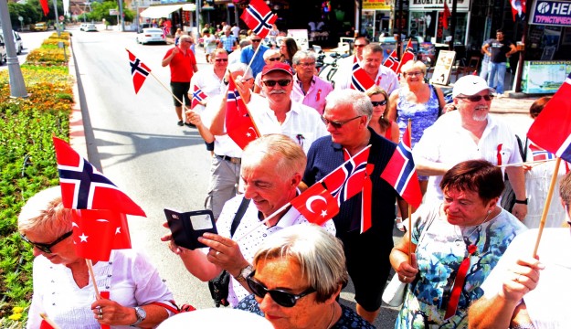 Norveç milli bayramı Kemer’de kutlandı   