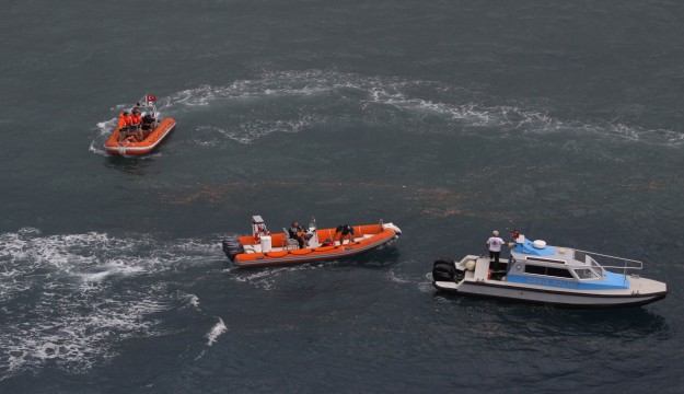 Ölümle burun buruna gelen 3'ü çocuk 7 kişiyi deniz polisi kurtardı 