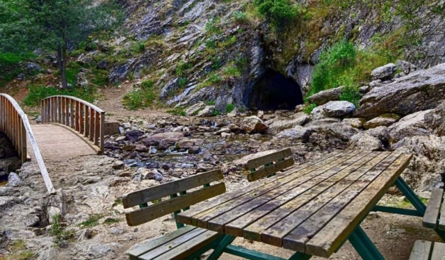 Pınargözü Mağarası: Isparta'nın Serinleten Doğal Cenneti