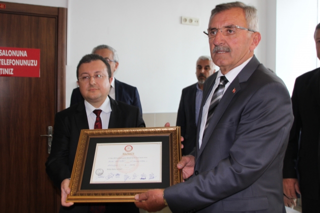 Serik Belediye Başkanı Aputkan mazbatasını aldı