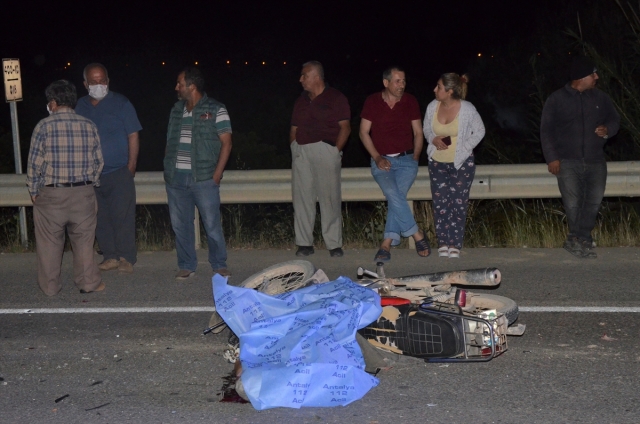 Serik'te kamyonla çarpışan motosikletin sürücüsü öldü