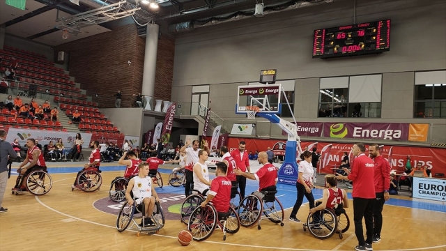 Tekerlekli sandalye basketbolunda Avrupa üçüncülüğü