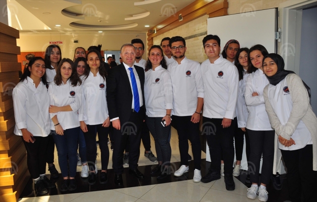 Turizm Fakültesi uygulama mutfağı hizmete açıldı