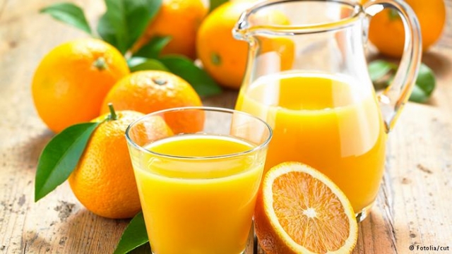"Yazın aşırı portakal suyu, limonata içmek güneş lekesi yapabiliyor"