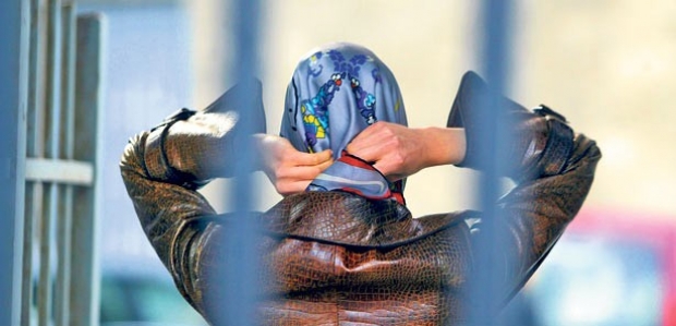 Başörtülülere ''direksiyon yasağı'' girişimi