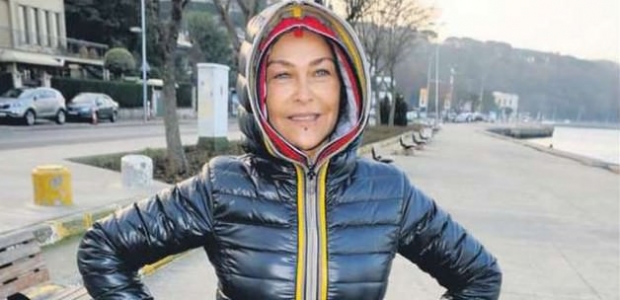 Hülya Avşar yine Tarkan'a çattı: H&acirc;l&acirc; dangalak