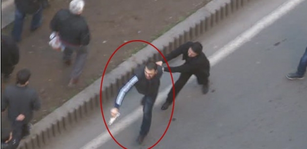 Yol kavgasında silahların çekildiği an