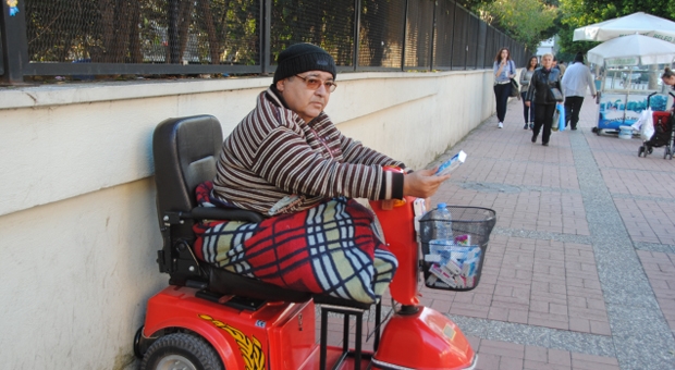 Engelli Vatandaş Devlete Borcunu Ödemek İçin Arabasını Satışa Çıkardı